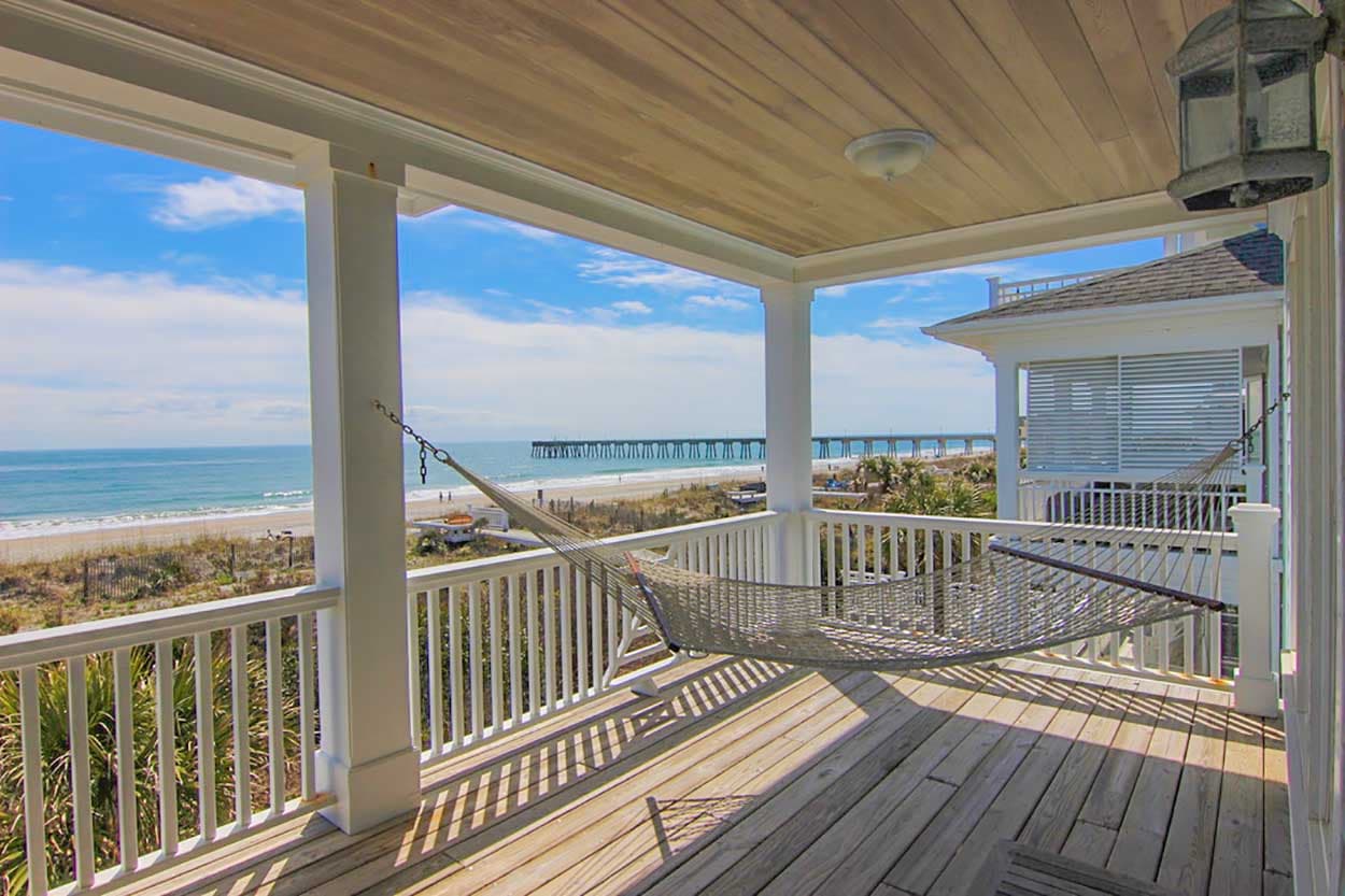 Porch w/ hammock & amazing view!
