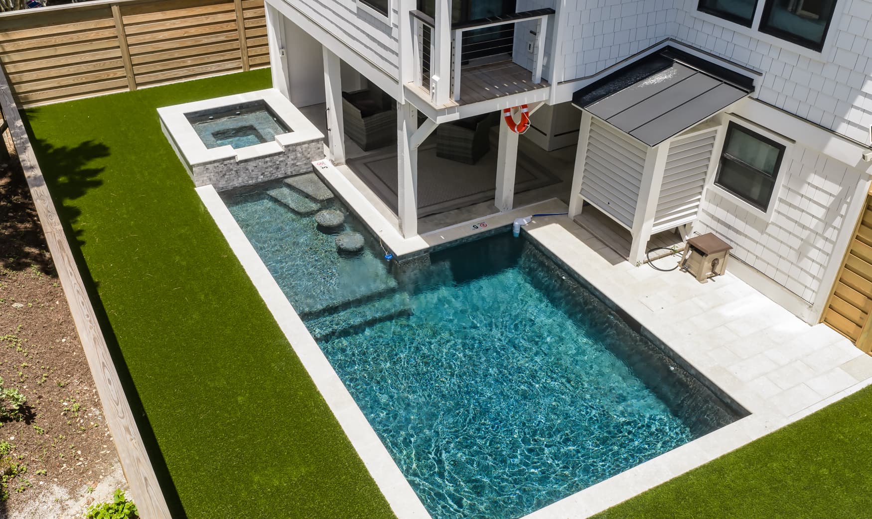 Relax in the new swimming pool