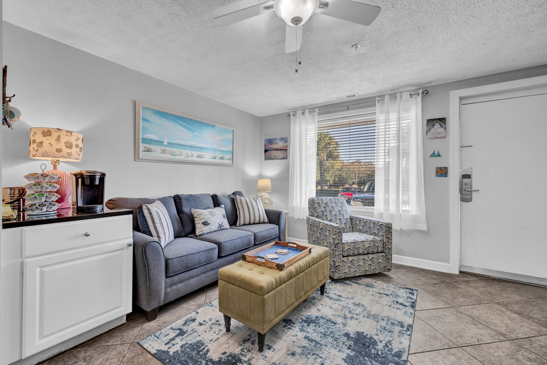 Beautifully decorated unit